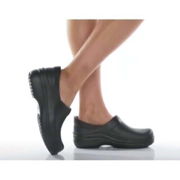 Crocs Women's Black Neria Pro II Non Marking Slip Resistant Work Clog Size 9 - Picture 1 of 10